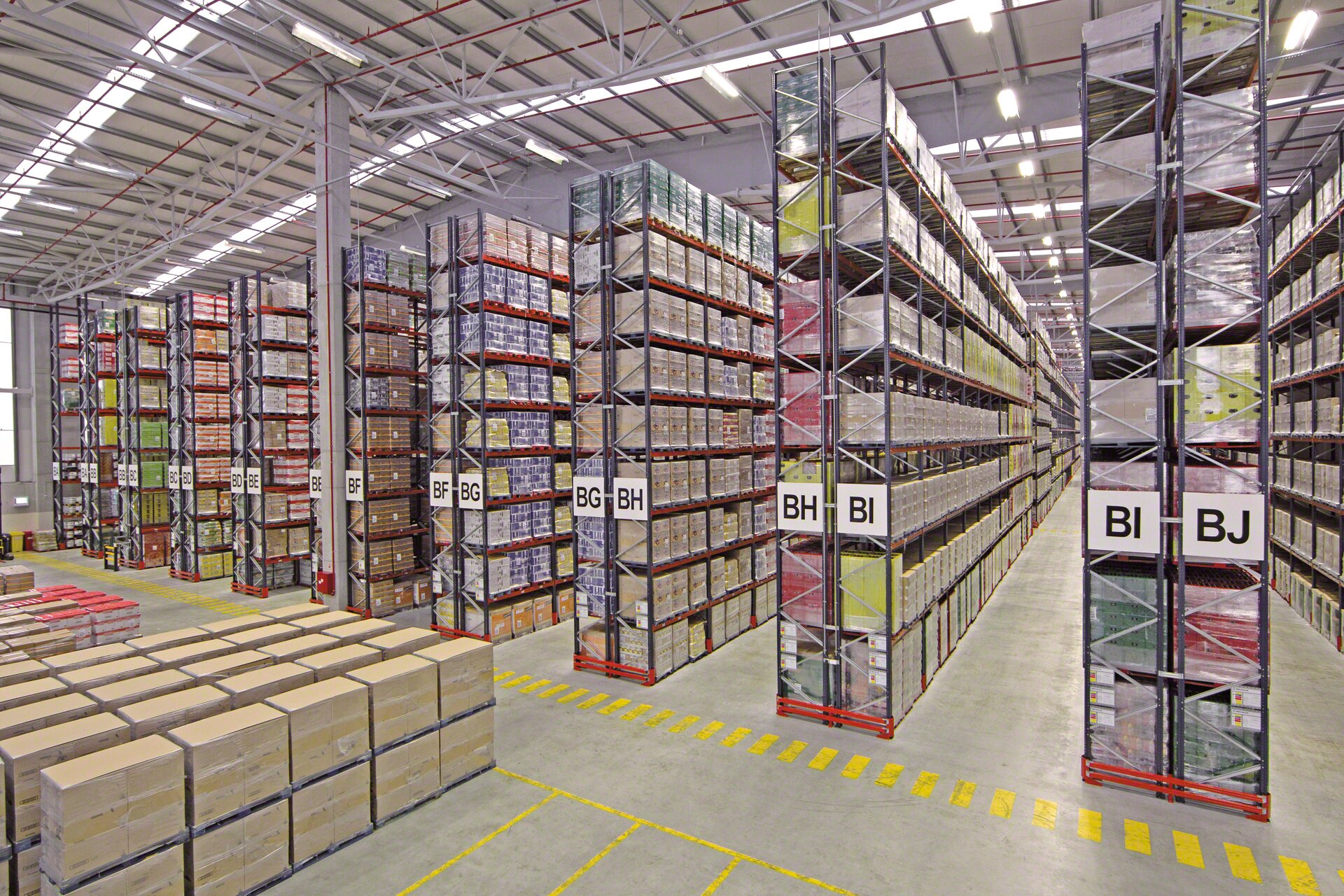 How Much Space Do You Need Between Pallet Racking Units?