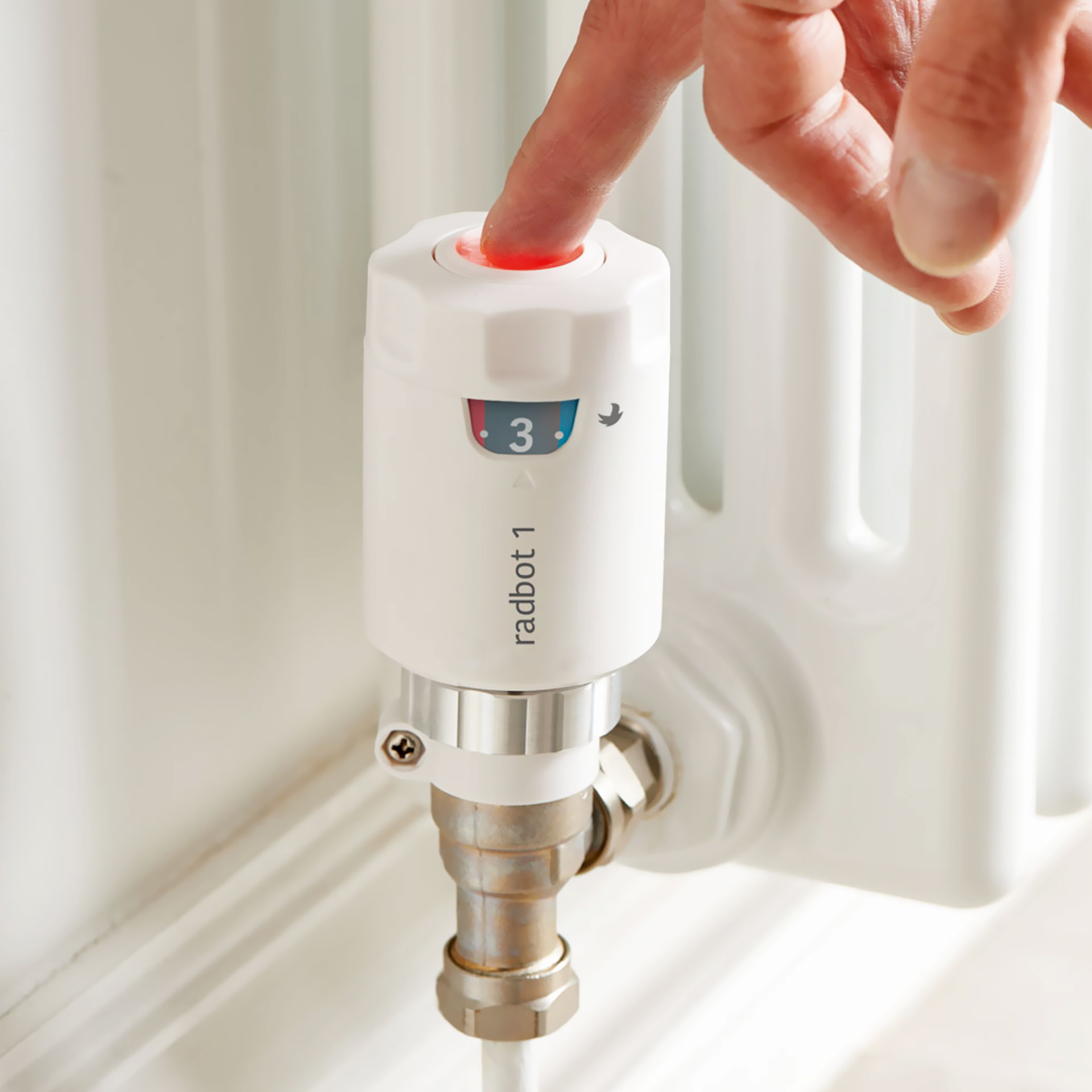 SECURE RADBOT 1 INTELLIGENT RADIATOR THERMOSTAT + 15MM ANGLED VALVE AND 000155