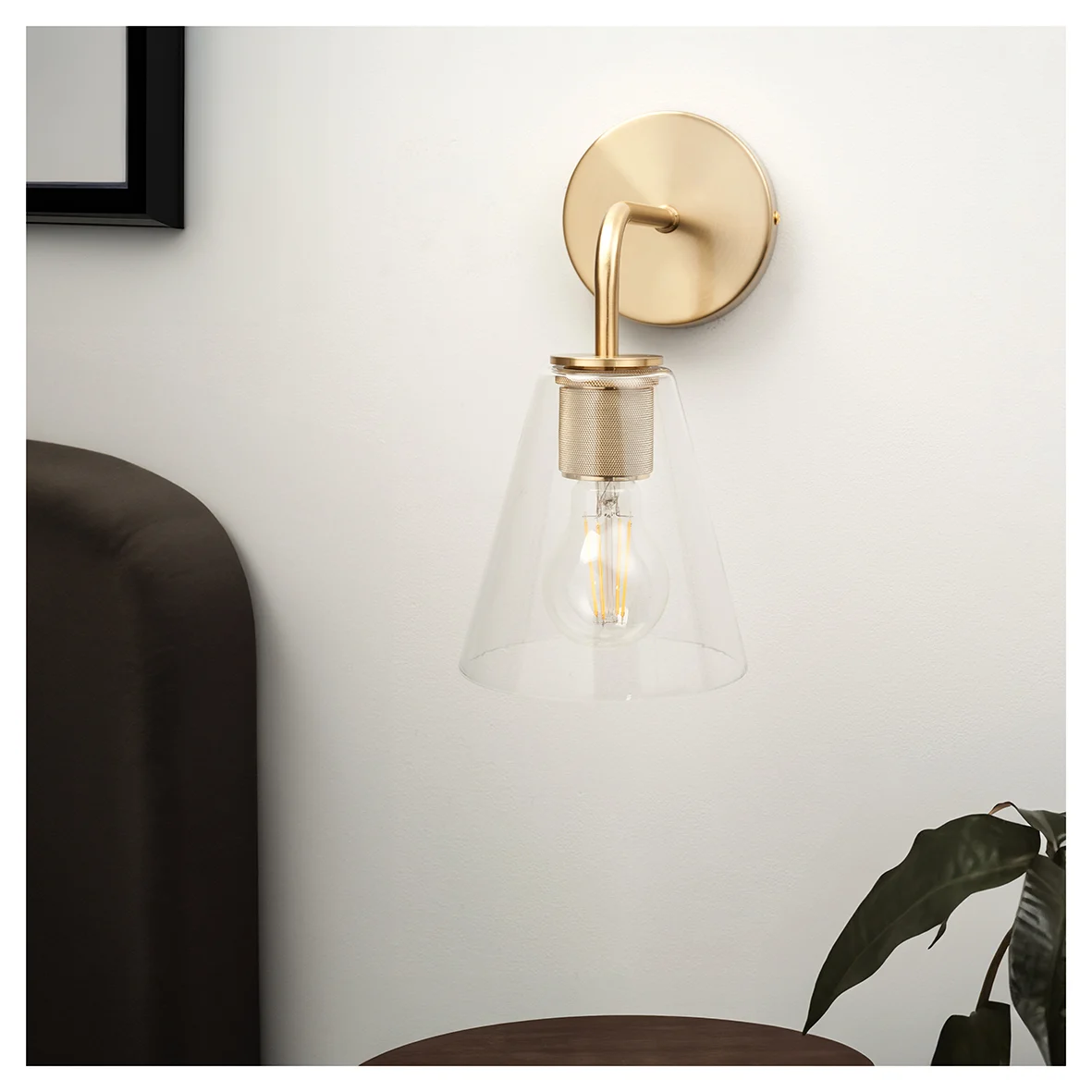 ALTRO NOORD KNURLED HOOD WALL LIGHT - SATIN BRASS 000440