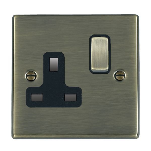 HAMILTON HARTLAND 1 GANG 13A DOUBLE POLE SWITCHED SOCKET ANTIQUE BRASS/BLACK 000631