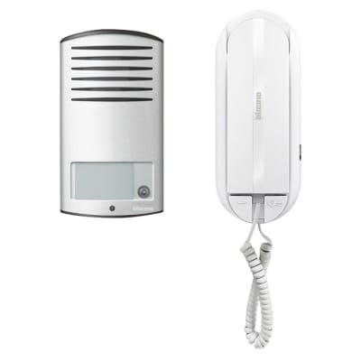 Legrand Bticino 1 Way Linea 2000 Audio Door Entry Kit + Sprint L2 Hands 330900