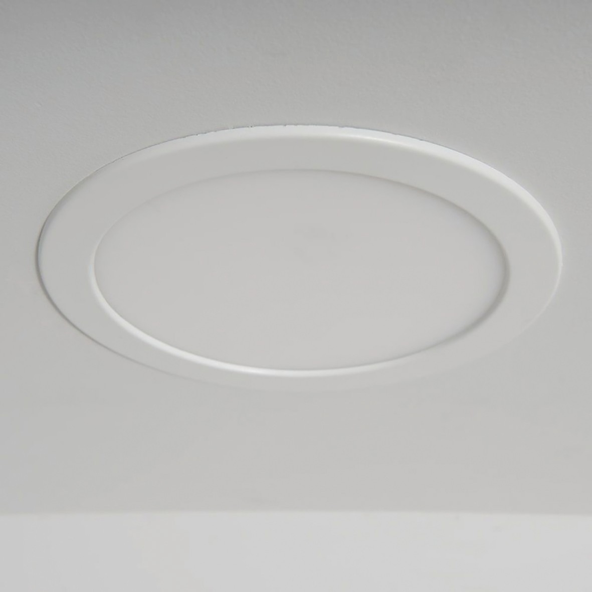 KSR Starlet 20W IP44 LED Round Panel Downlight - CCT 3000K/4000K/6000K 379055