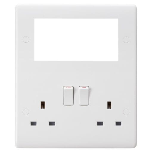 Knightsbridge 4 Module Small Multimedia Faceplate & 13A 2 Gang DP S 409341