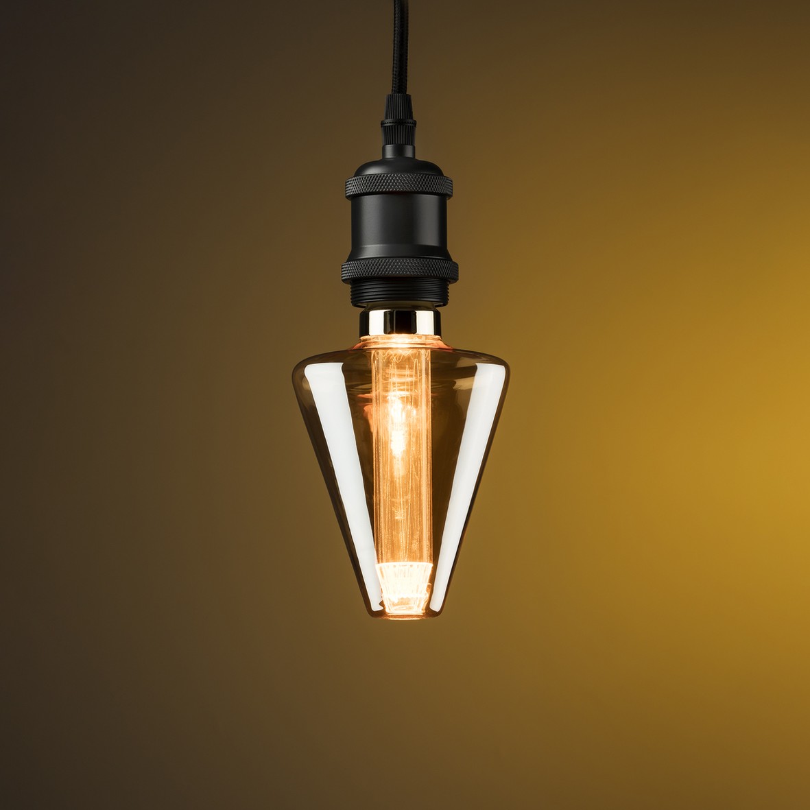 Knightsbridge Luna 3W ES-E27 LED Filament Vintage Retro Cone Lamp - 1800K Extra Warm White 659664